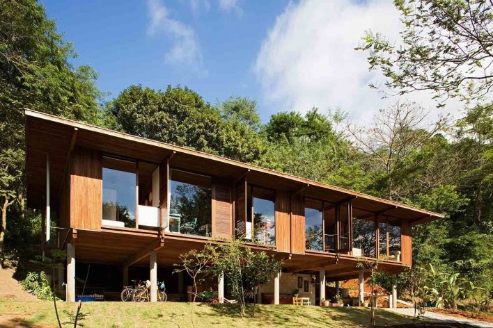 Vila Taguaí, Carapicuiba SP, 2007-2010. Arquitetos Cristina Xavier (autora), Henrique Fina, Lucia Hashizume e João Xavier (colaboradores)<br />Foto Daniel Ducci 