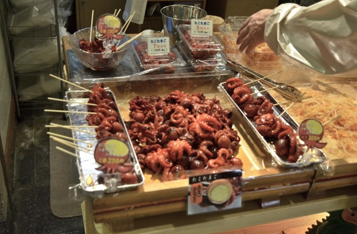 Nishiki Market, pirulito de polvo, Kyoto<br />Foto Roberto Abramovich 