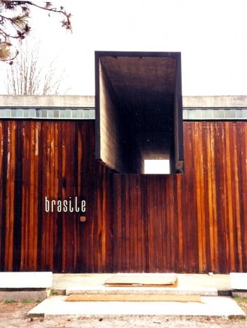 Pavilhão do Brasil na Bienal de Veneza. Arquitetos Giancarlo Palanti e Henrique Mindlin<br />Foto Renato Anelli 