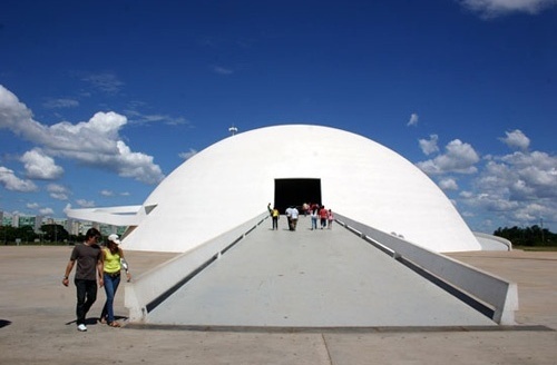 Pessoas entrando no Museu Nacional<br />Foto Sandra Godoy 