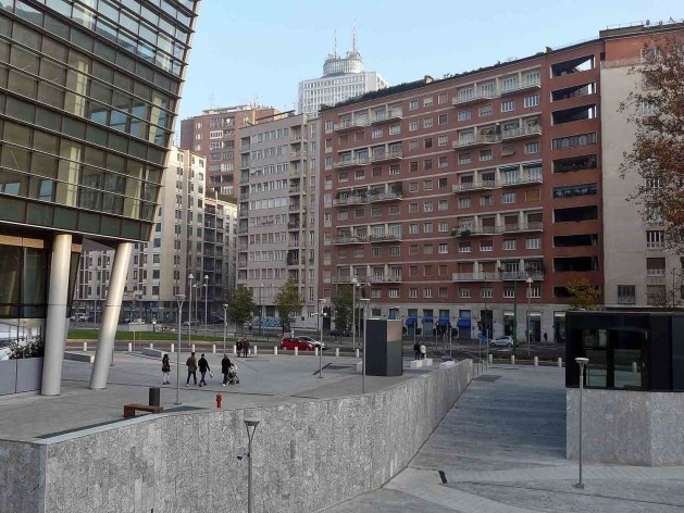 Piazza Lina Bo Bardi, Varesine, Milão. Kohn Pedersen Fox Associates<br />Foto Viviana Pozzoli 