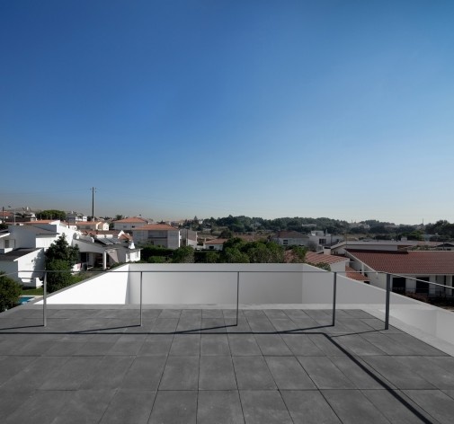 Casa no Juso. Projeto ARX Portugal + Stefano Riva, 2011<br />Foto Fernando e Sérgio Guerra 
