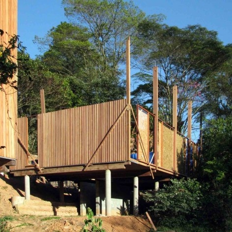 Vila Taguaí, construção, Carapicuiba SP, 2007-2010. Arquitetos Cristina Xavier (autora), Henrique Fina, Lucia Hashizume e João Xavier (colaboradores)<br />Foto Cristina Xavier 