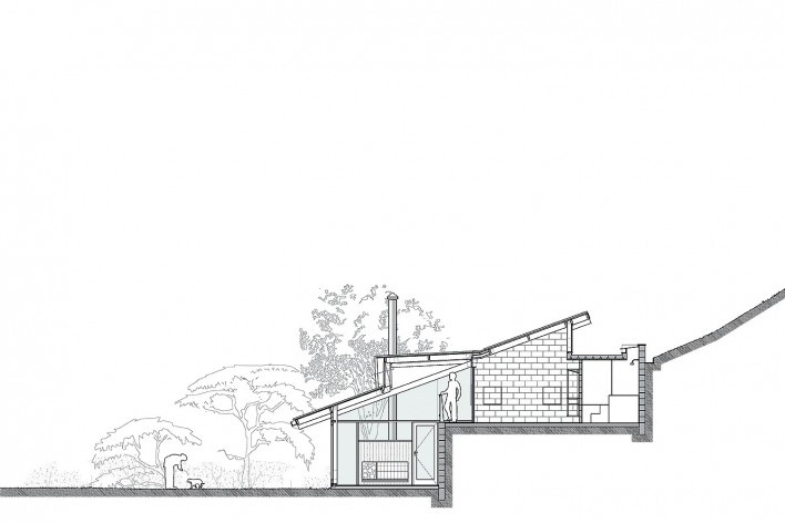 Casa de meia encosta, corte b, São Francisco Xavier SP, 2013. Arquitetos Denis Joelsons e Gabriela Baraúna Uchida<br />Imagem divulgação 