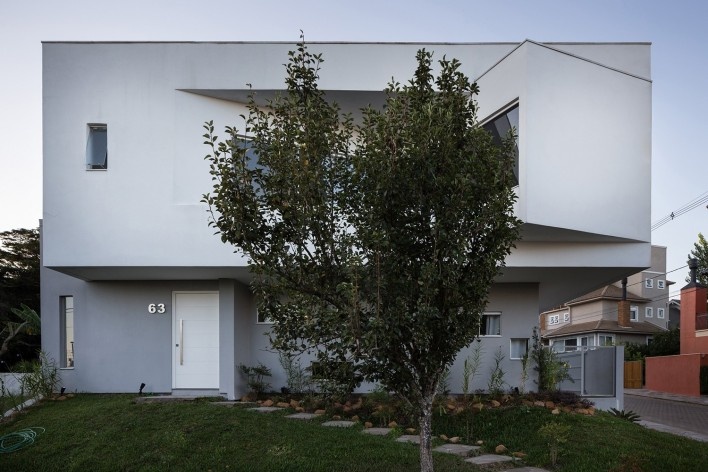Casa 2V, Porto Alegre RS Brasil, 2013. Arquitetos Diego Brasil e Anderson Calvi / BR3 Arquitetos<br />Foto Marcelo Donadussi 