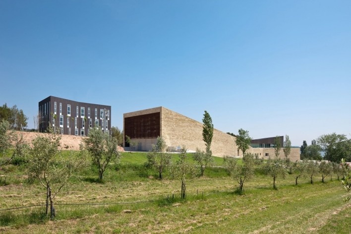 Bodega Institucional La Grajera. Virai Arquitectos. Londroño, España, 2011<br />divulgación 