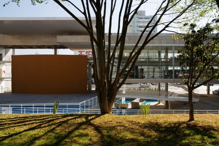 Terminal Digital do Ensino, São Caetano do Sul, 2008. Arquiteto José Augusto Aly<br />Foto Nelson Kon 