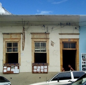 Casa de taipa da Rua XV de Novembro