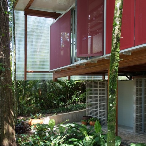 Residência Praia Vermelha, Ubatuba SP Brasil, 2015. Arquitetos Lua Nitsche e Pedro Nitsche/Nitsche Arquitetos<br />Foto/Photo Cacá Bratke 