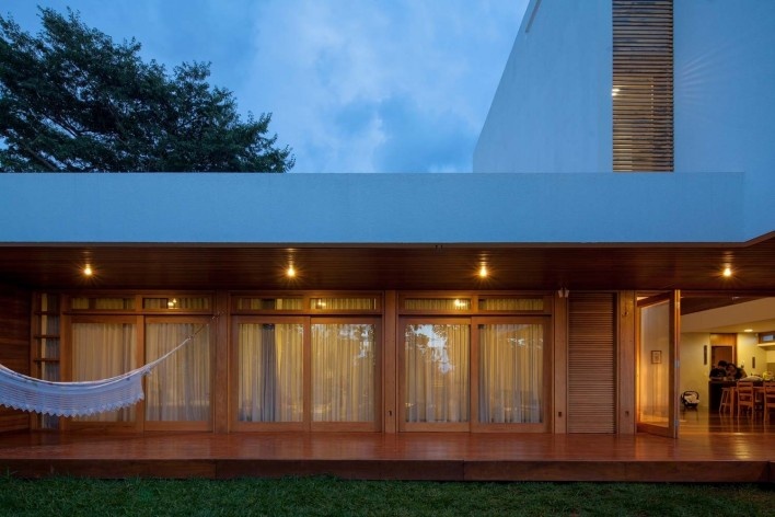 Arquiteto Fabiano Sobreira. Casa da Copaíba, Brasília, 2012<br />Foto Joana França 