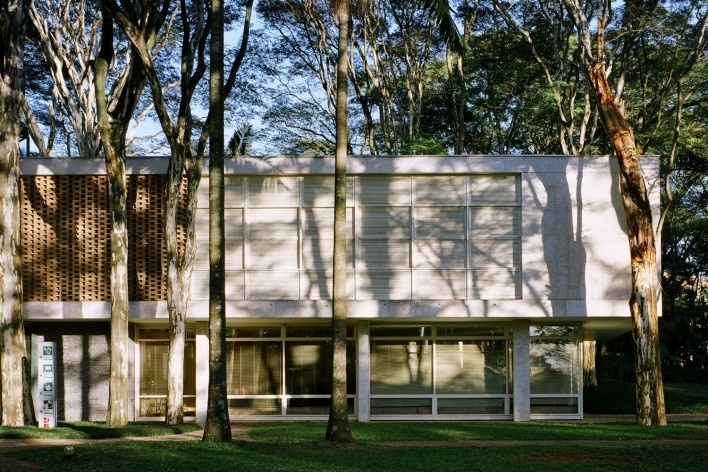 Casa Oscar Americano, Morumbi, São Paulo SP. Oswaldo Arthur Bratke, 1952<br />Foto Nelson Kon 