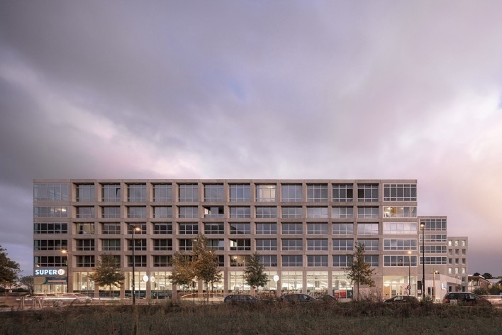 Bottière Chénaie, Nantes, France, 2019. Architects Kees Kaan, Vincent Panhuysen, Dikkie Scipio (authors) / Kaan Architecten<br />Foto/ photo Sebastian van Damme 