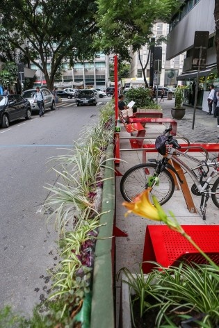 Zonas Verdes para a Bienal de Arquitetura. Zoom, H2C e Intituto Mobilidade Verde<br />Foto Sissy Eiko 