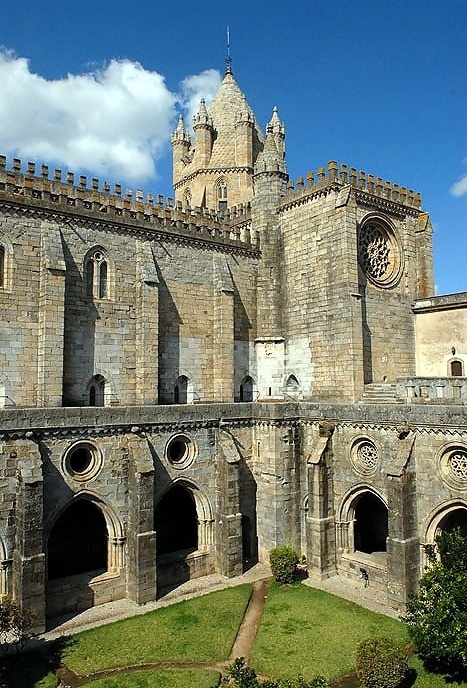 Catedral da Sé e Igreja <br />Foto Junancy Wanderley 