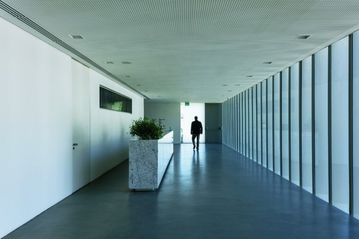 Instituto Ling, Porto Alegre RS Brasil, 2014. Architect Isay Weinfeld (author)<br />Foto / photo Leonardo Finotti 