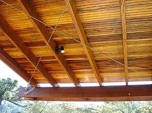 Detalhe do travamento horizontal e vigamento em balanço
  	  	 <br />Imagem dos autores do projeto 