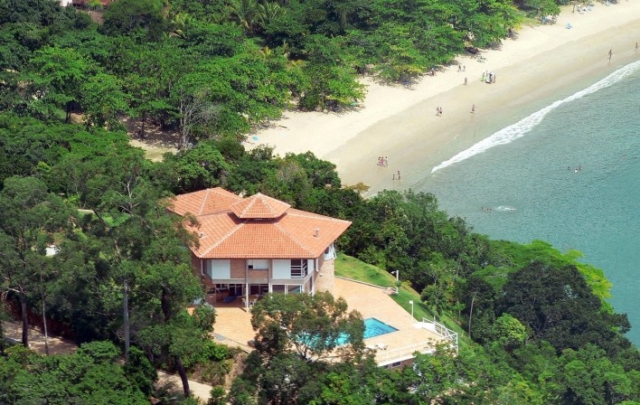 Casa na Ponta do Pulso, Ubatuba SP Brasil, arquiteto Affonso Risi<br />Foto Paulo Risi 