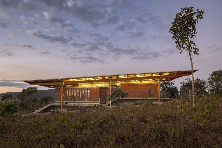 Palicourea House, São Jorge GO Brasil, 2021. Architects Daniel Mangabeira, Henrique Coutinho and Matheus Seco / Bloco Arquitetos<br />Foto/photo Joana França 