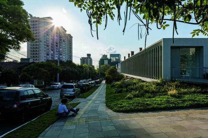 Instituto Ling, Porto Alegre RS Brasil, 2014. Architect Isay Weinfeld (author)<br />Foto / photo Leonardo Finotti 