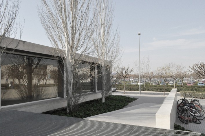 Aulário 3 (unidade de Alicante), San Vicente del Raspeig, Alicante, Espanha, 2000. Arquiteto Javier Garcia-Solera<br />Foto Hevelyn Baer Villar 