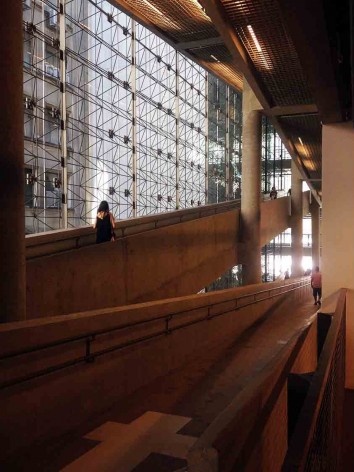 Sesc 24 de Maio, São Paulo. Arquiteto Paulo Mendes da Rocha + MMBB Arquitetos<br />Foto Felipe Rodrigues 