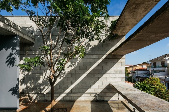Casa Mipibu, São Paulo SP Brasil, 2015. Arquitetos Danilo Terra, Pedro Tuma e Fernanda Sakano (autores) / Terra e Tuma Arquitetos Associados<br />Foto Nelson Kon 
