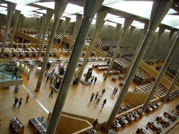 Biblioteca de Alexandria. Projeto do escritório Snohetta<br />Foto Leonardo Castello 