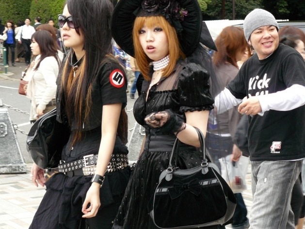 Tribos urbanas na estação de Harajuku<br />Foto Flávio Coddou 