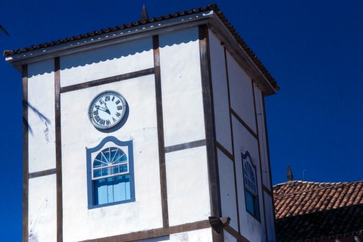Detalhe de uma das torres da Igreja Matriz de Nossa Senhora do Rosário<br />Foto Fabio Lima 