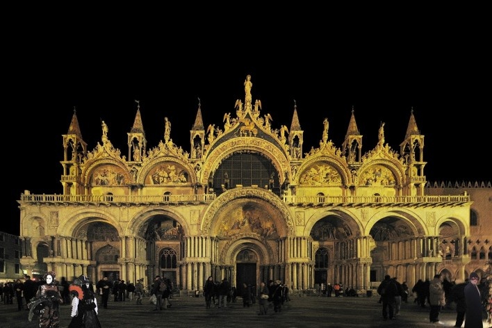 Alexandrina Mori na Piazza de San Marco, Veneza, Itália, 2009<br />Foto Victor Hugo Mori 
