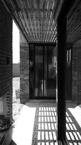 Casa Los Muros, Xangri-lá RS Brasil, 2015. Arquitetos Cristiano Kunze e Nathalia Cantergiani / Cantergiani + Kunze Arquitetos<br />Foto divulgação  [Cantergiani + Kunze Arquitetos]