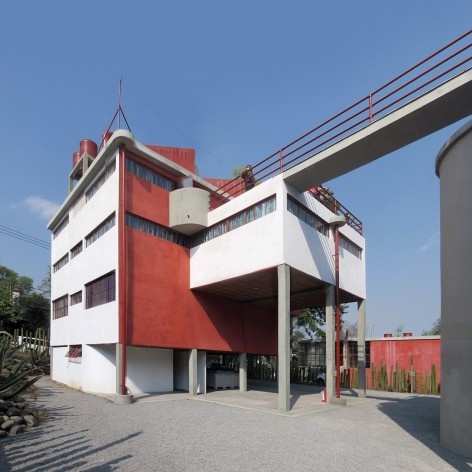 Casa-estúdio de Diego Rivera, ponte de comunicação, 1931. Arquiteto Juan O'Gorman<br />Foto Victor Hugo Mori 