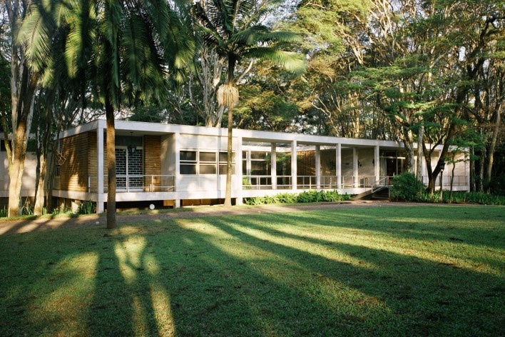 Casa Oscar Americano, Morumbi, São Paulo SP. Oswaldo Arthur Bratke, 1952<br />Foto Nelson Kon 
