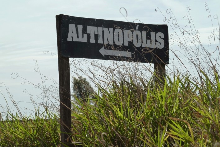 Placa na região rural de São Sebastião do Paraíso<br />Foto Michel Gorski 