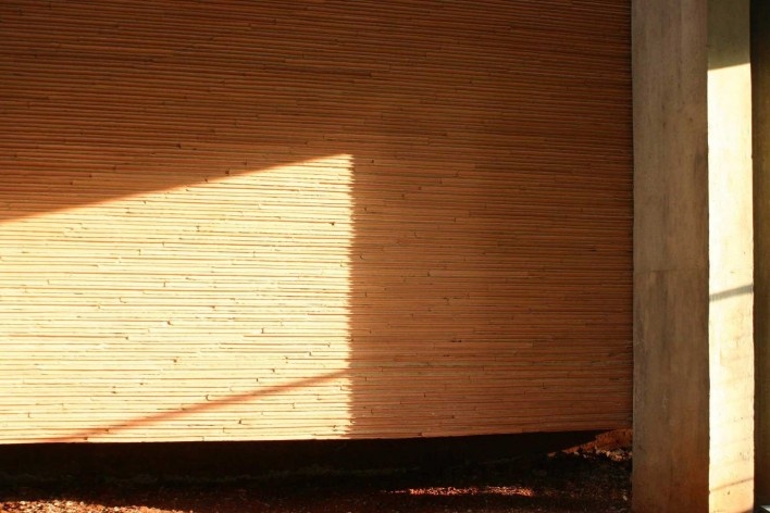 Casa en el aire. Luz. Sergio Fanego, Larissa Rojas, Miguel Duarte. Luque, Paraguay. 2008-2010.