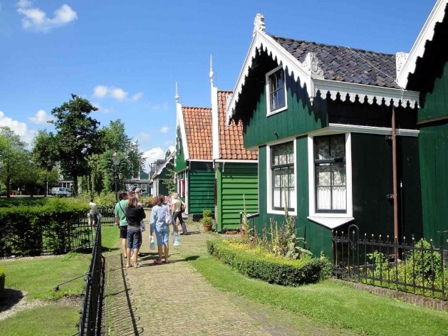 Um dos caminhos com casinhas para trabalhadores, Zonnewijzerspad<br />Foto divulgação  [SteenhuisMeurs BV]