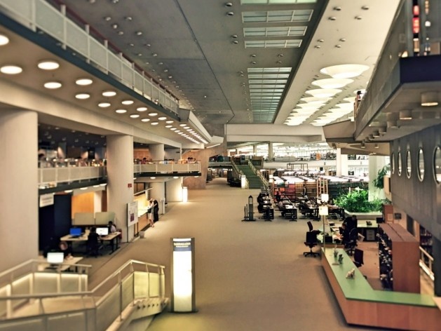 Biblioteca de Berlim, interior, arquiteto Hans Scharoun<br />Foto Fabiano Borba Vianna, 2016 