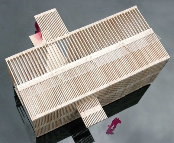 Projeto de quiosque para parques públicos de São Paulo, foto da maquete, Beni Goltsman Barzellai, Guilherme de Barcellos Lozinsky, Mariana Magalhães Costa e Patricia Tinoco. 1º. prêmio categoria estudantes, 2009.