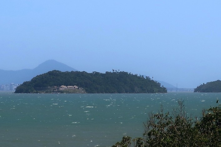 Fortaleza de Ratones, Ilha de Ratones Grande, Florianópolis SC<br />Foto Victor Hugo Mori 