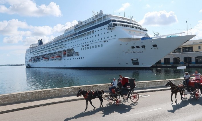Passeio de charrete no Porto de Havana, Habana Vieja, Cuba<br />Foto Victor Hugo Mori 