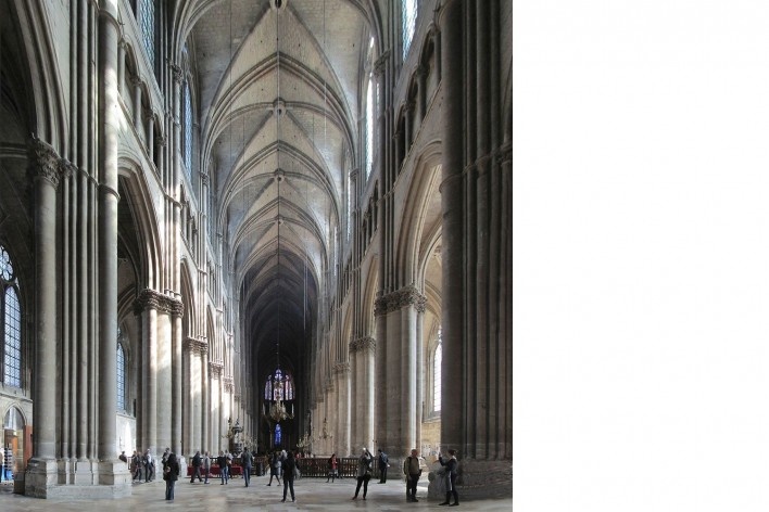 Alexandrina Mori na Catedral de Reims, França, 2014<br />Foto Victor Hugo Mori 