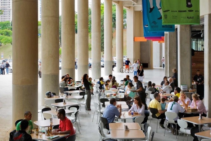 Museu do Futebol, restaurante, 2008. Arquiteto Mauro Munhoz<br />Foto Nelson Kon 