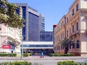 Acesso público pela praça<br />Imagem dos autores do projeto 