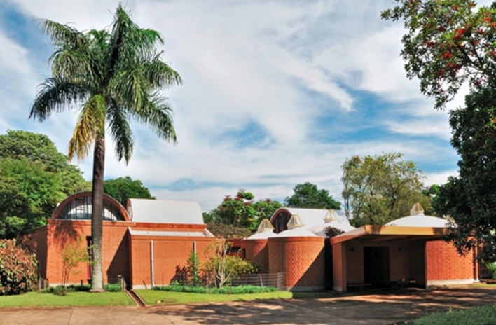 Residência dos Padres Claretianos, Batatais SP Brasil, 1984. Arquitetos Affonso Risi e José Mario Nogueira<br />Foto Wagner Abrahão Jr, 2011 