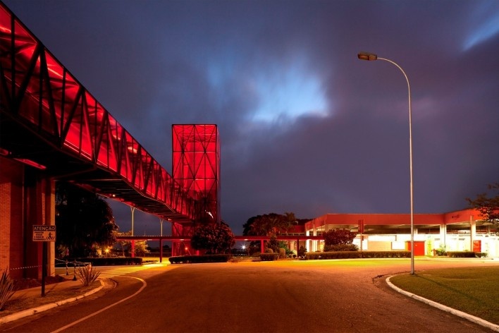 Torre e passarela 1<br />Foto Leonardo Finotti 