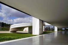 Niemeyer e a modernidade sem crise