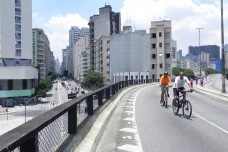 Transdisciplinaridade na construção dos territórios públicos urbanos: conversões
