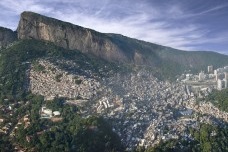 Participação comunitária e projeto urbano em favelas