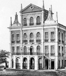O pórtico saliente com arcos e terraço na arquitetura oitocentista brasileira