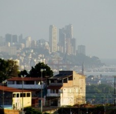 Bate-cabeça: arquitetura, urbanismo e política na era de Leo Kret
